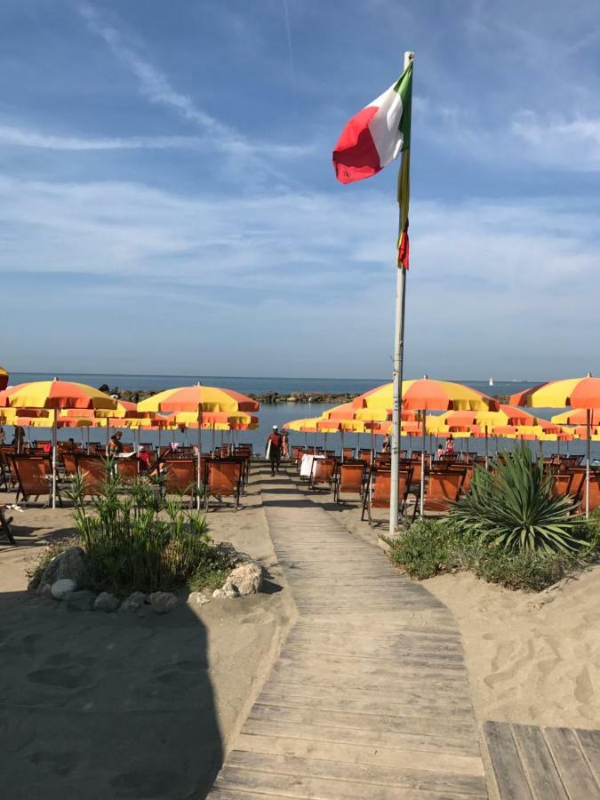 Vila Ancora Bilocale Marina di Massa Exteriér fotografie